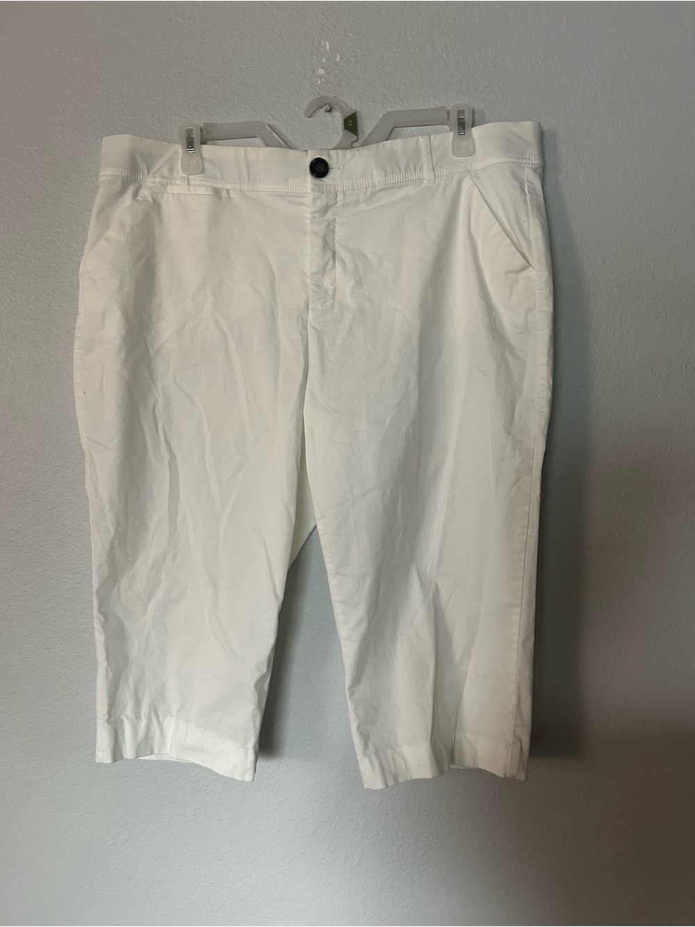 Cj banks signature comfort womens White Casual capris